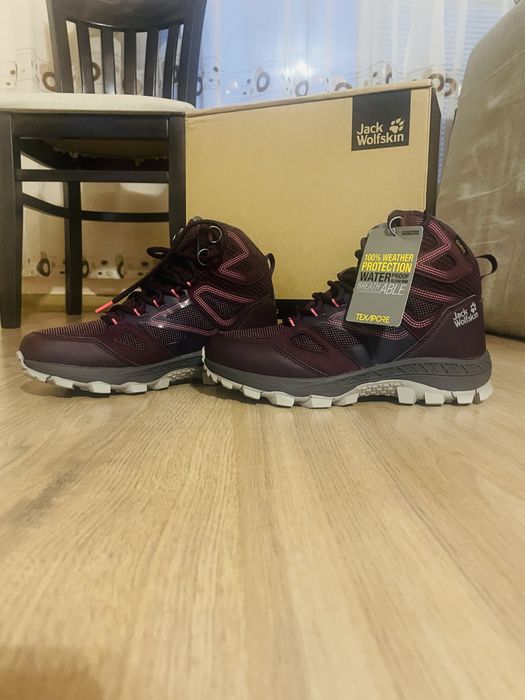Дамски туристически обувки Jack Wolfskin