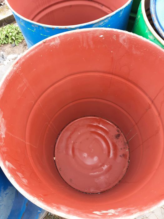 De vânzare butoaie din tablă