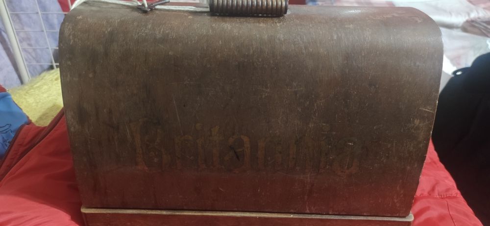 Шевна машина Britannia