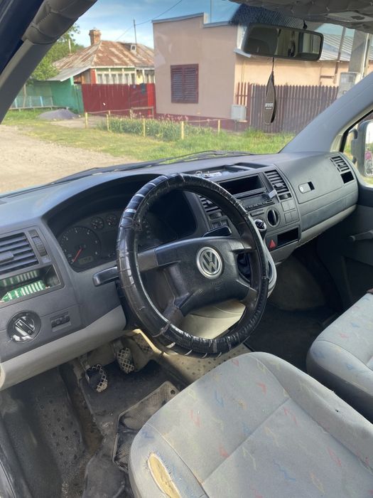 Vând Volkswagen T5 2005