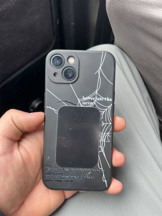 IPhone 13  с незначительными минусами