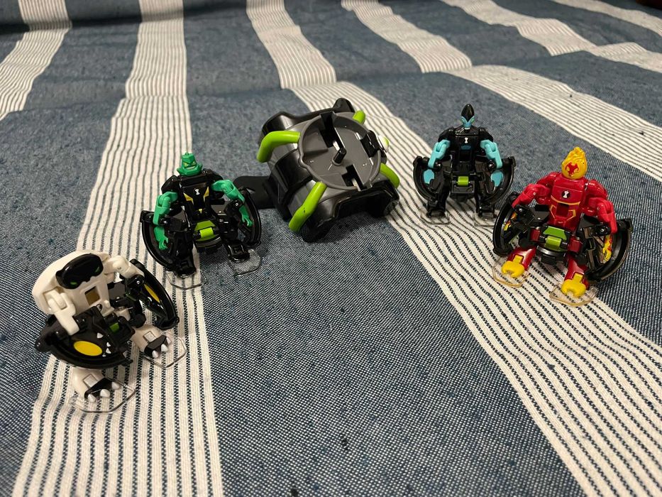 Ben10 Ceas OMNITRIX lansator si 4 figurine de lupta