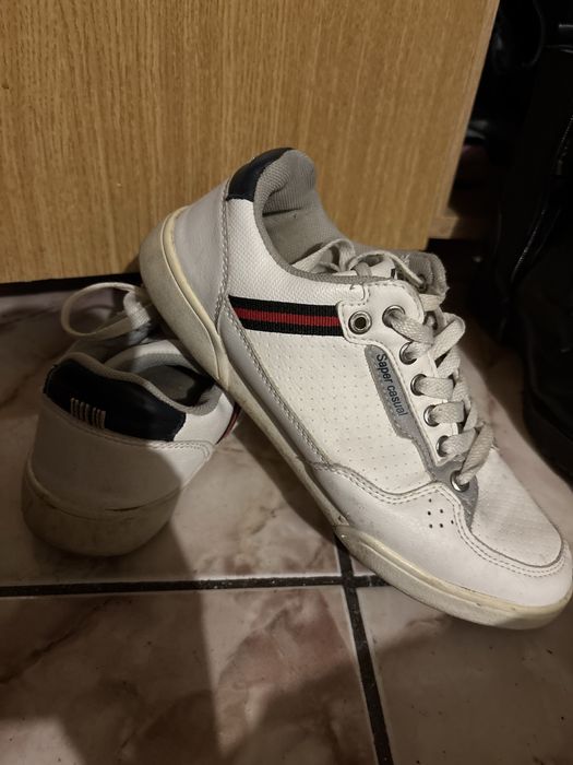 Adidasi casual albi cu dungi