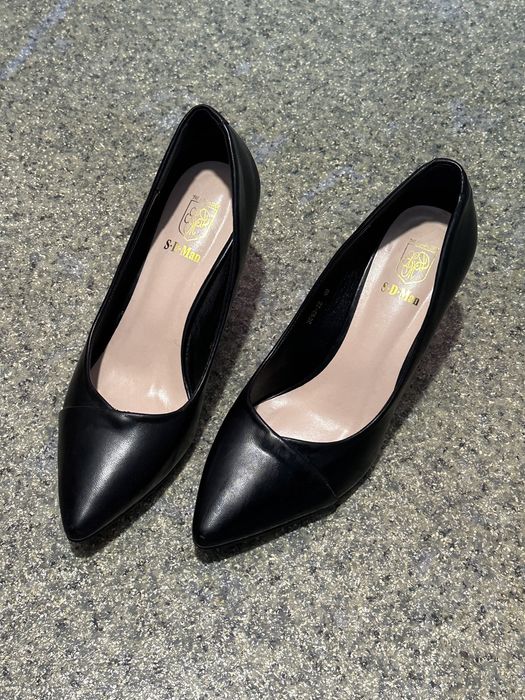 Черные туфли 40р