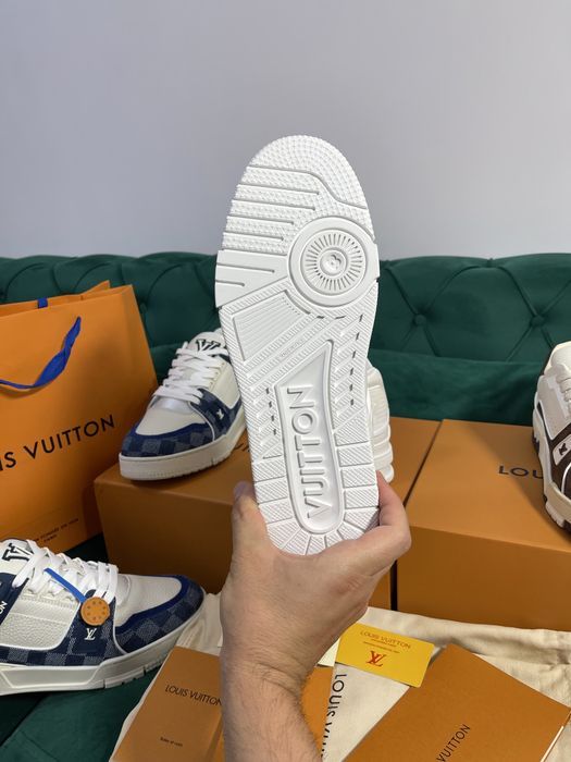 Adidasi Louis Vuitton piele naturala 100% Premium Full Box colectie noua