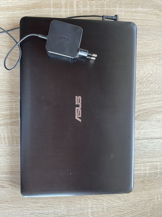 Vand laptop ASUS
