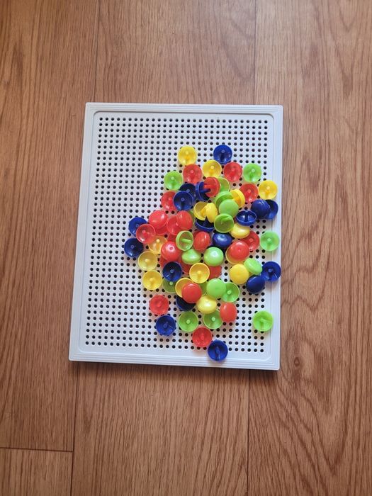 Игрушки (мазайка и конструкторы)