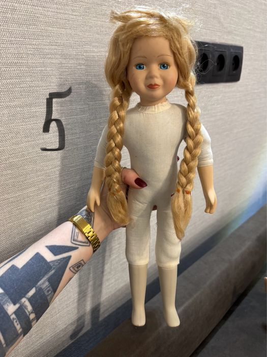 Продам фарфоровые куклы