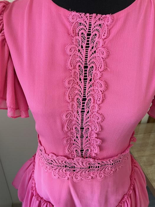 Rochie roz cu volanase