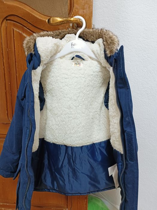 Продам детскую зимнюю куртку