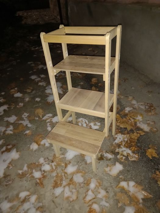 Столик и стойка для детей