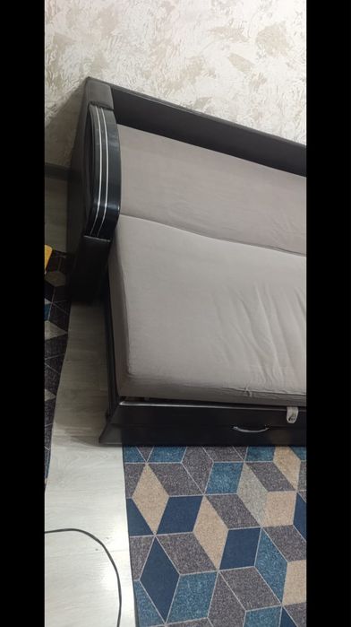 Продается диван в хорошем состоянии