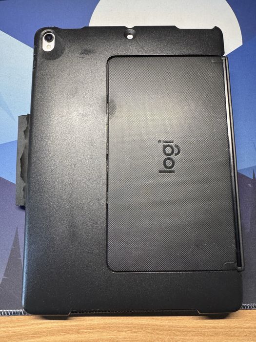IPad Pro 10.5 64GB Cellular + Logitech Keyboard Case Bucuresti