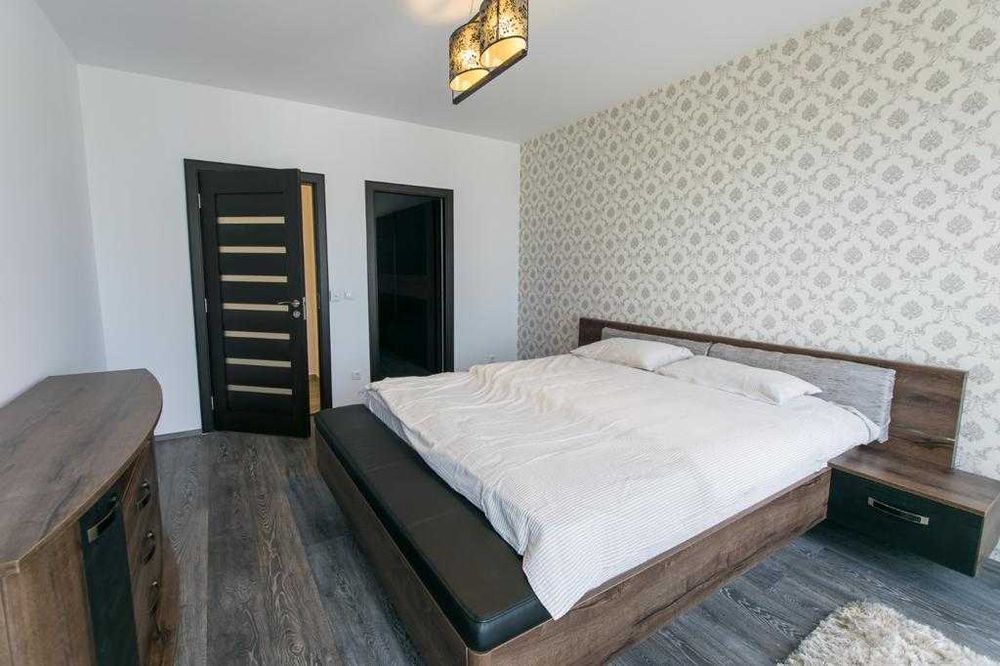 Apartament cu 3 camere zona FSEGA