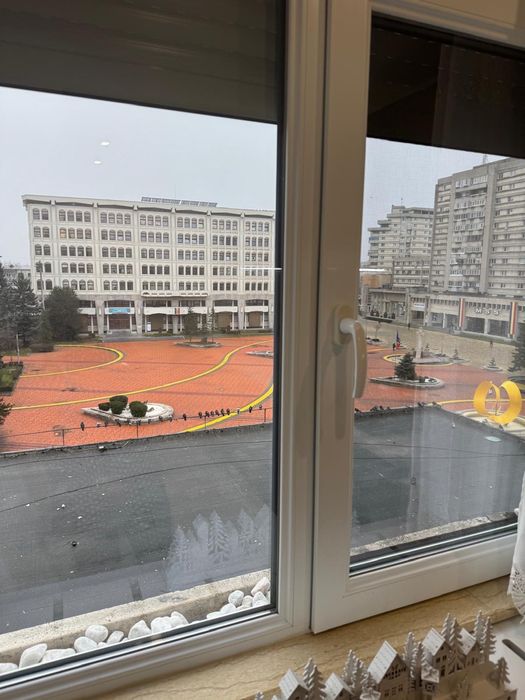 Inchiriez apartament 3 cam ultracentral