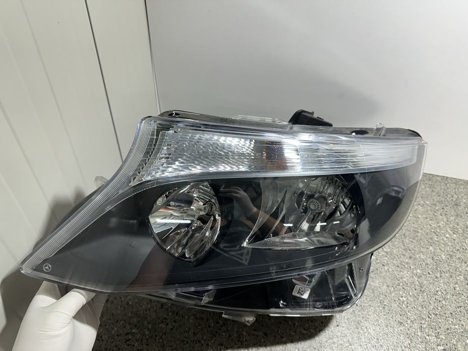 Far stanga Mercedes Vito W447
