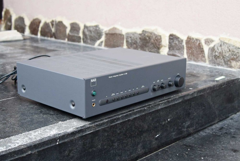 Amplificator NAD C320
