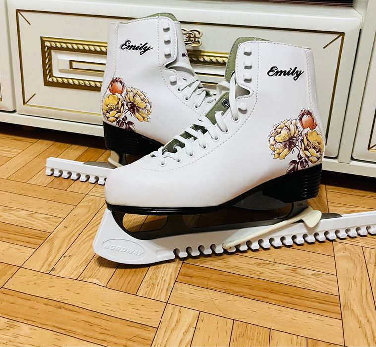 Коньки фигурные Emily Nordway