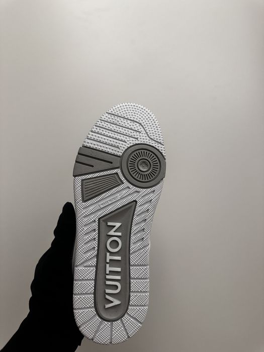 Adidași Louis Vuitton Skate Grey
