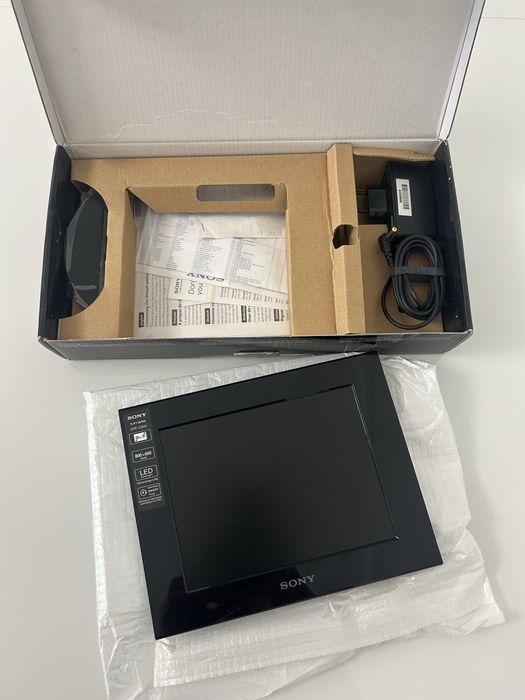 цифровая фоторамка Sony S-Frame