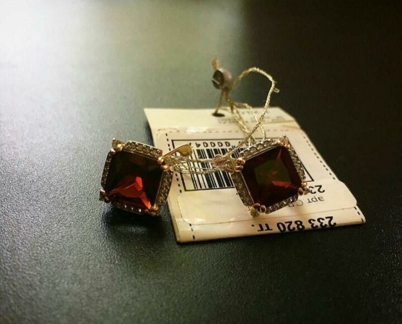 Серьги золотые камень гранат