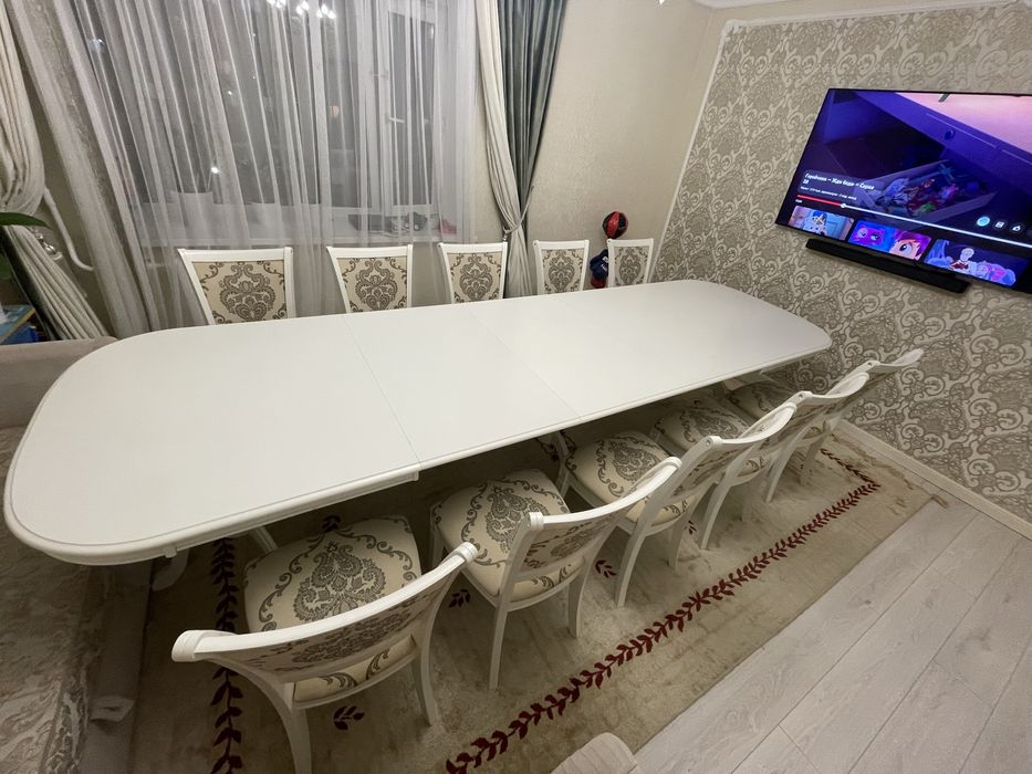 Продается стол и стулья