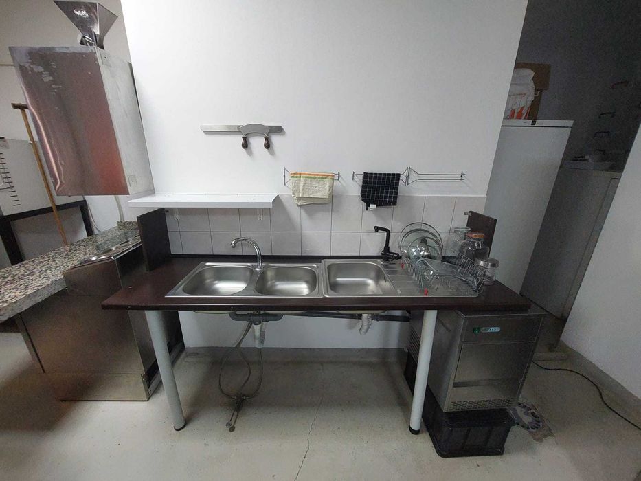 Vânzare afacere /  Închiriere bucătărie complet echipată