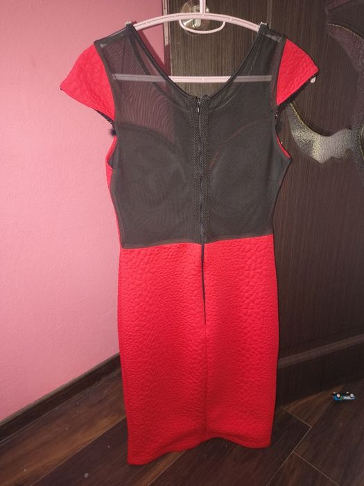 Rochie roșie  superbă
