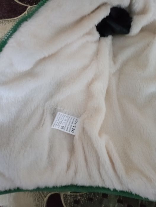 Продам куртку детскую.