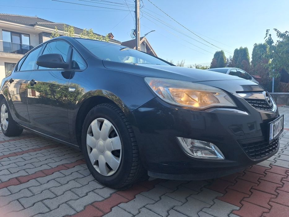 Opel astra 2011 proprietar