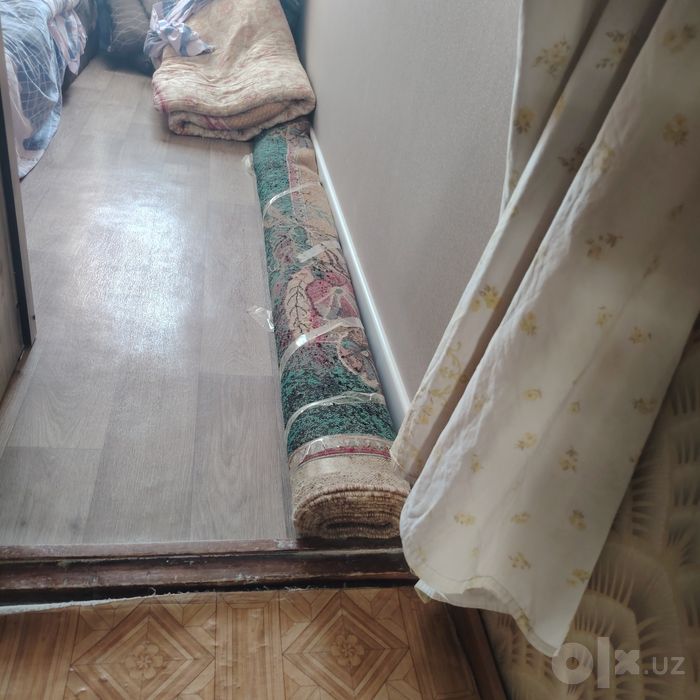 Сотилади гилам стол