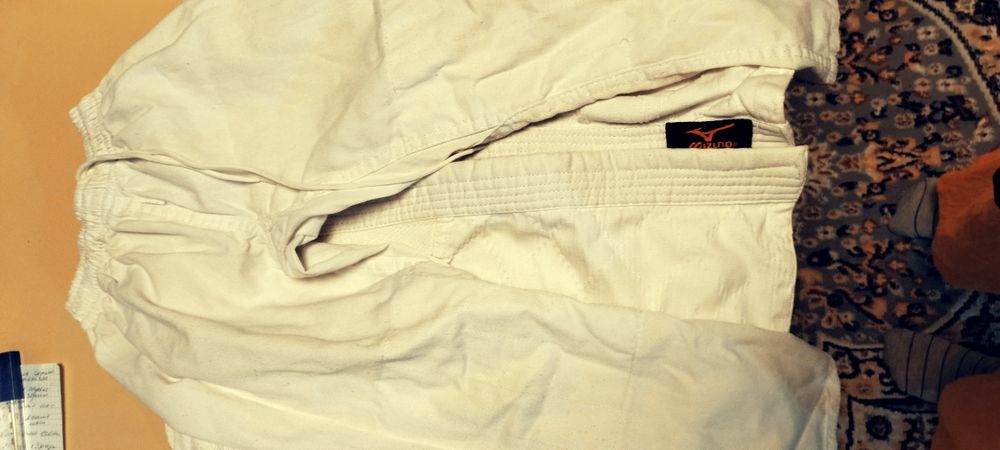 Кимоно для каратэ или дзюдо