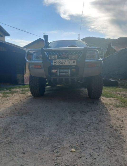 Mitsubishi Pajero L200