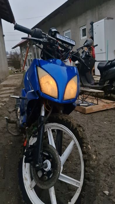 Vand sau schimb motocicleta enduro