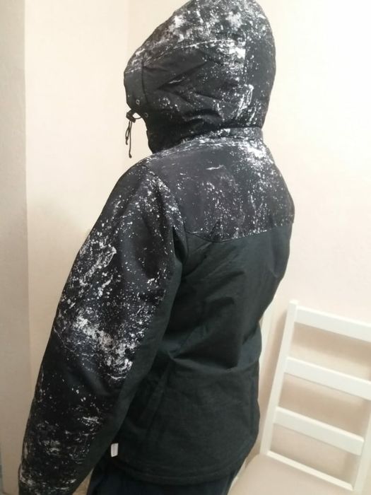 Продам зимнюю куртку 52-54размера
