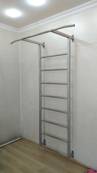 Шведская стенка. Тренажёр настенный.