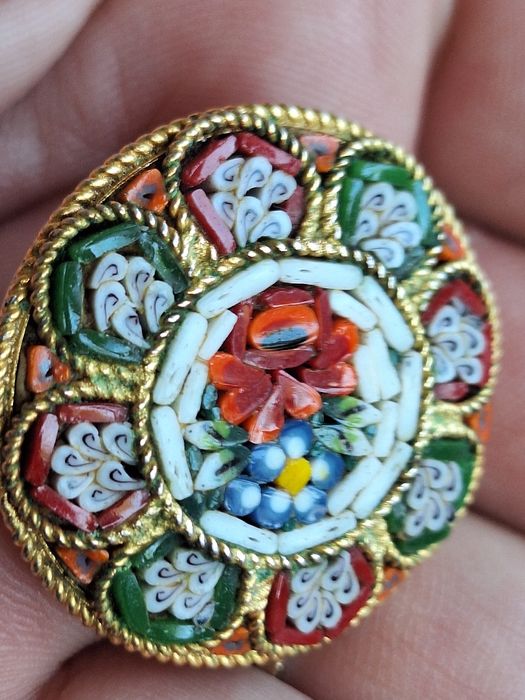 Италанска микро мозайчна брошка