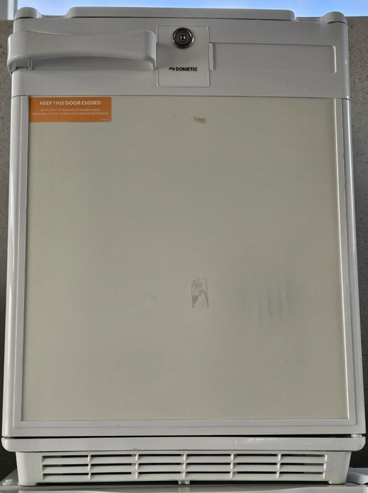 Медицински хладилник Dometic