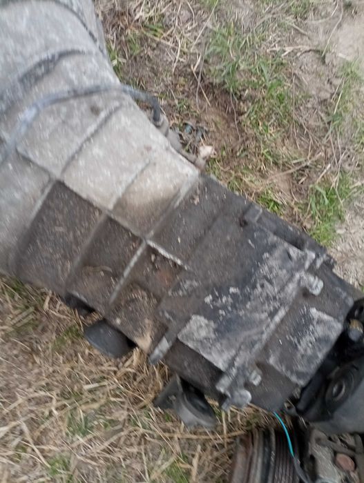 Двигател Мерцедес 2.2 CDI 125 к.с OM611  и ръчна скоростна кутия.