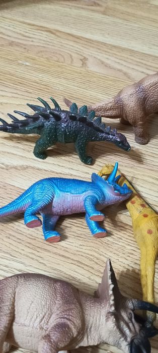 Игрушки фигурки динозавров