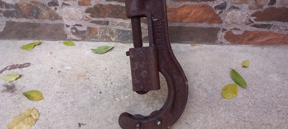 Dispozitiv tăiat teava rotunda vintige  tăietor teava