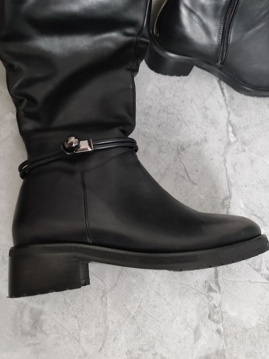 Продам зимние сапоги.