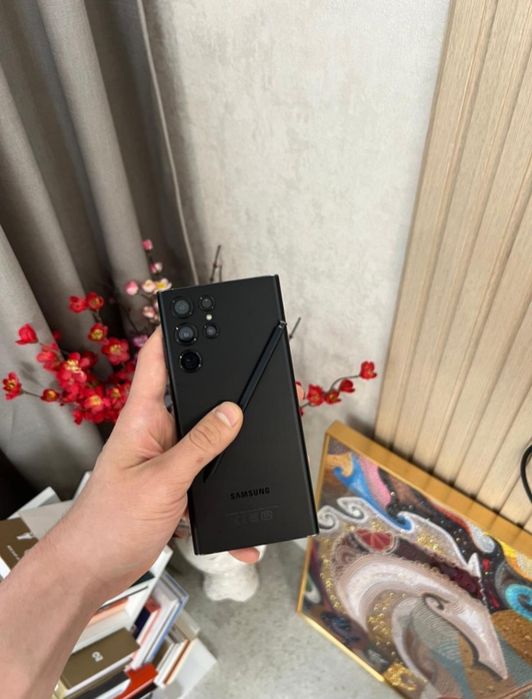 Продам Samsung Galaxy S22 Ultra 5g