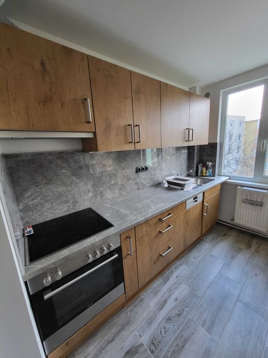 Închiriez apartament
