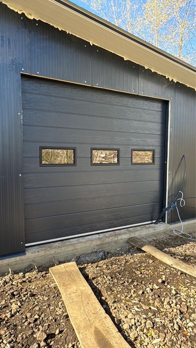 Usa garaj L3000 x H3000 gri cu geamuri -NOU!