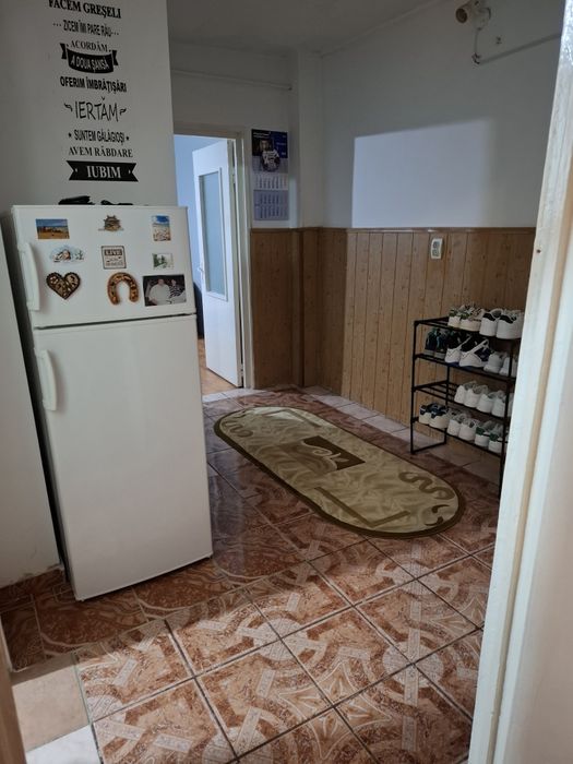 Vând apartament cu două camere