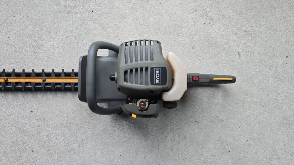 Trimmer Foarfeca gard viu Ryobi benzina