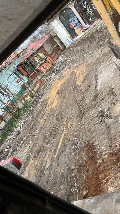 Inchiriez buldoexcavator/camion 6x4