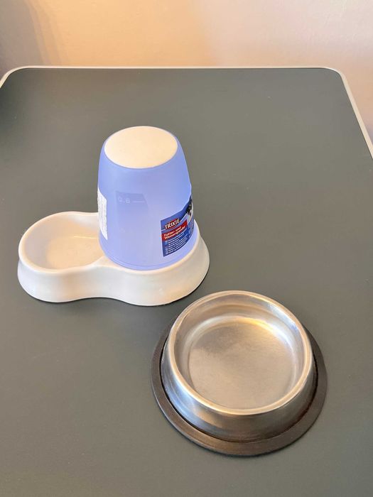 Set accesorii pisică: sisal, litieră, cușcă, boluri, jucărie – vândute și separat.