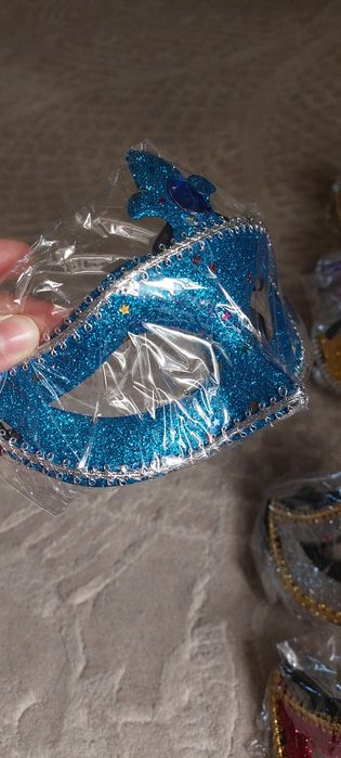 Продам новые маски новогодные